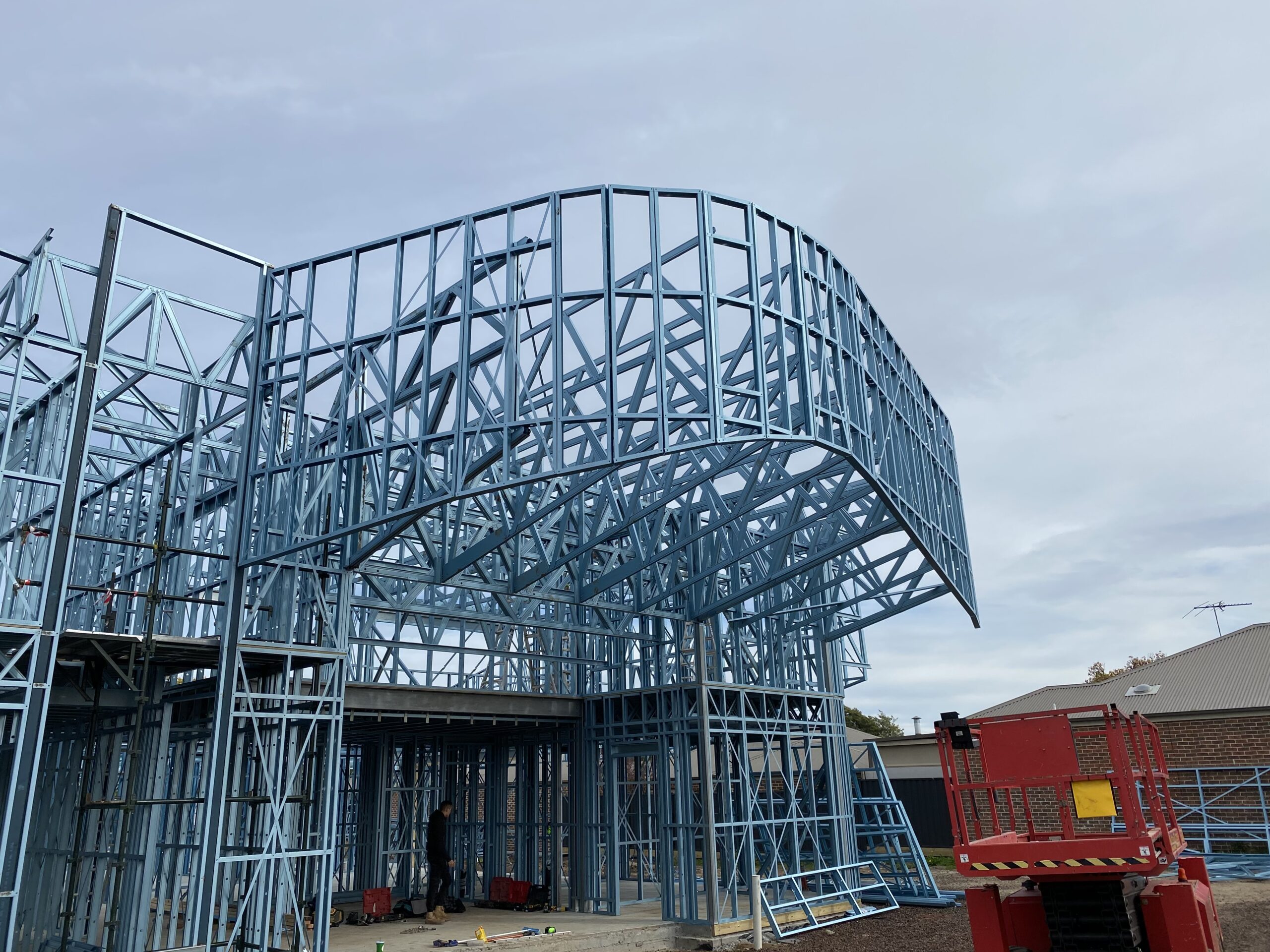 Front curved steel framing Front curved steel framing scaled